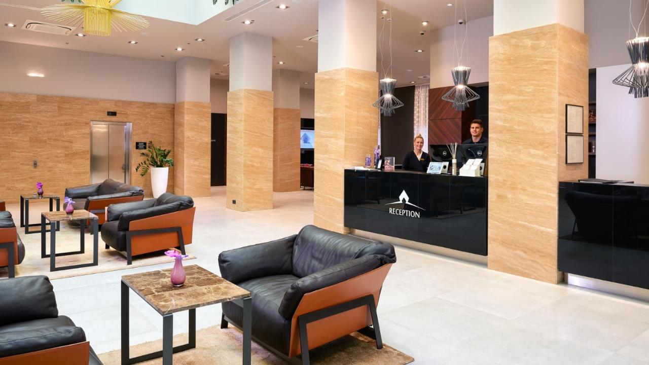 Cornaro Hotel Split Exterior photo Reception