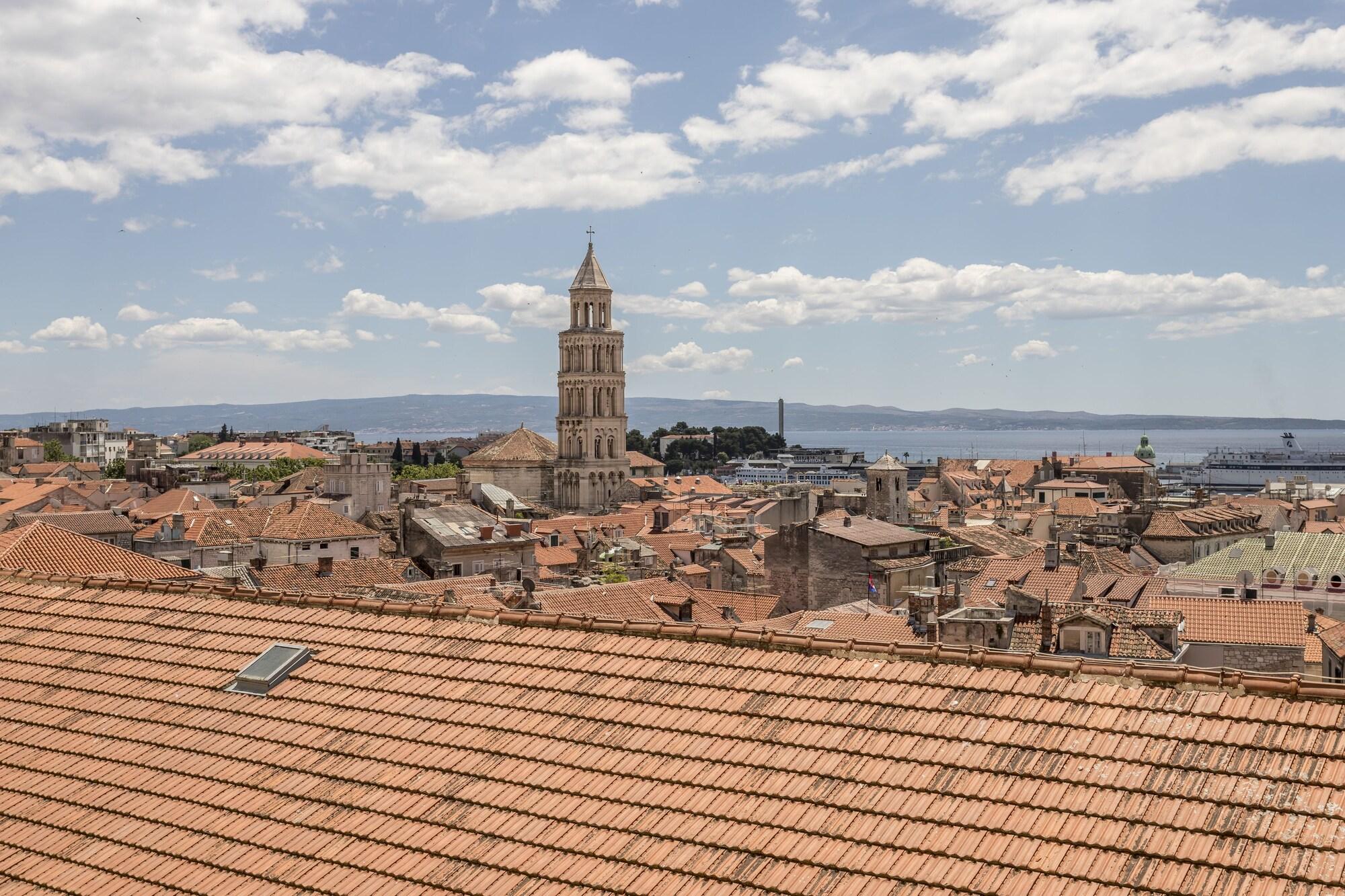 Cornaro Hotel Split Exterior photo View of the city