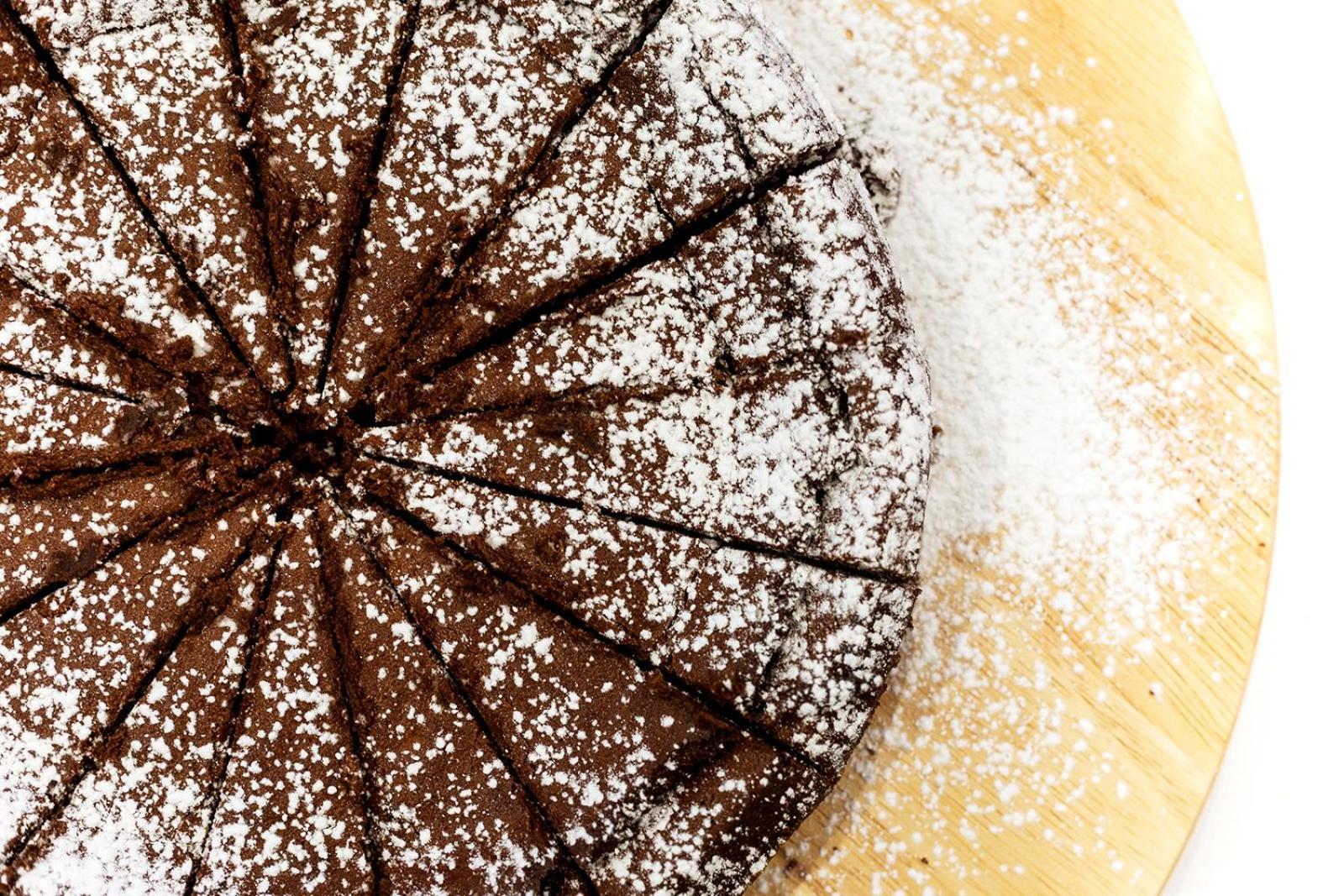 Cornaro Hotel Split Exterior photo A chocolate cake dusted with powdered sugar